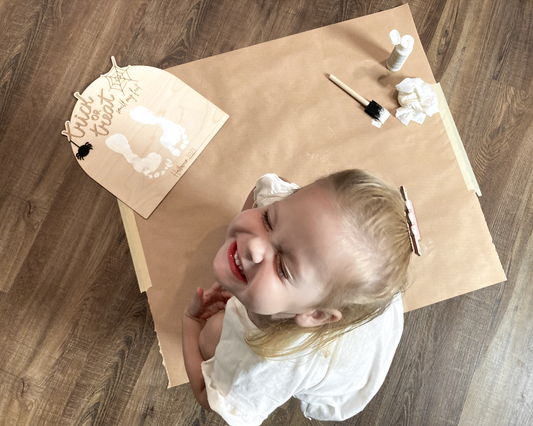 DIY Halloween Footprint Sign